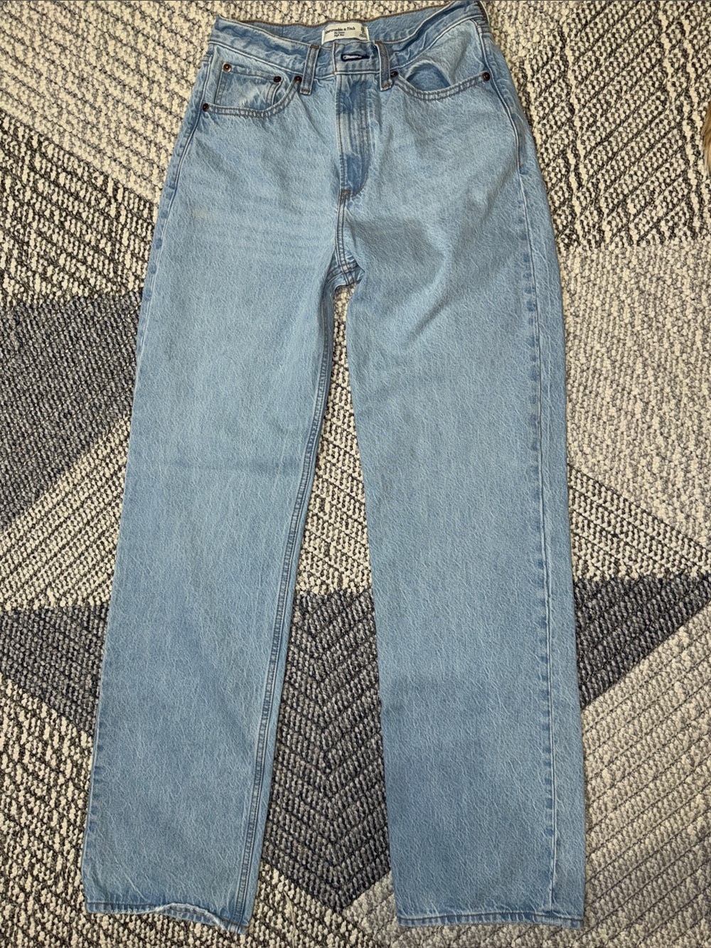 Abercrombie & Fitch - High Rise Loose Jeans - 26/2 Extra Long - Picture 2 of 6